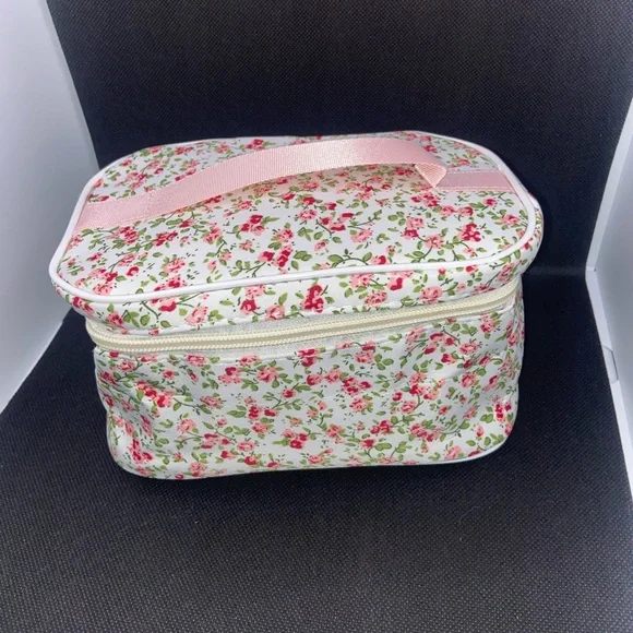 NIP Floral Cosmetic Bag with Pink Handle - Picture 4 of 8